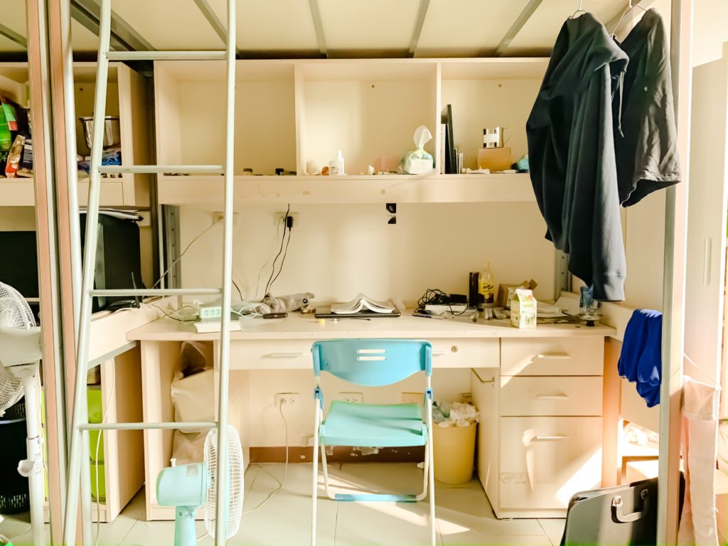 5 Practical Tips on Keeping Your Dorm Room Clean