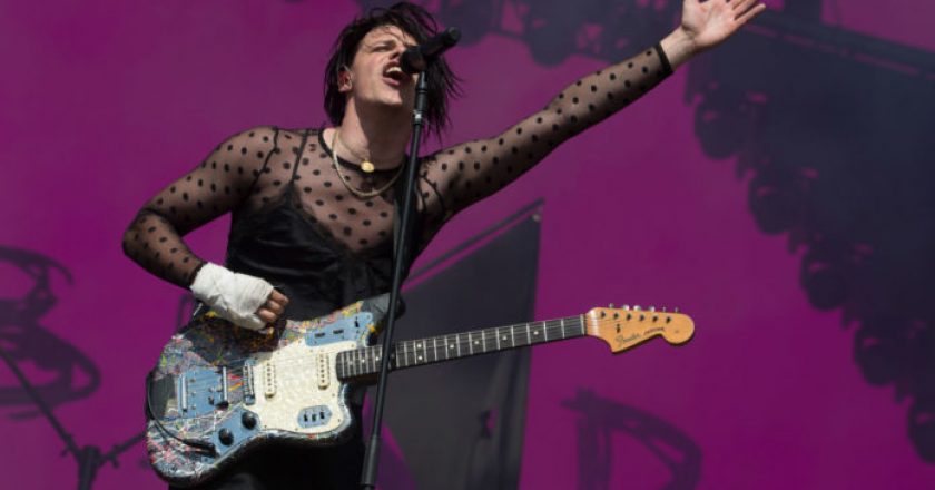 Yungblud live streams concert due to cancellations from coronavirus